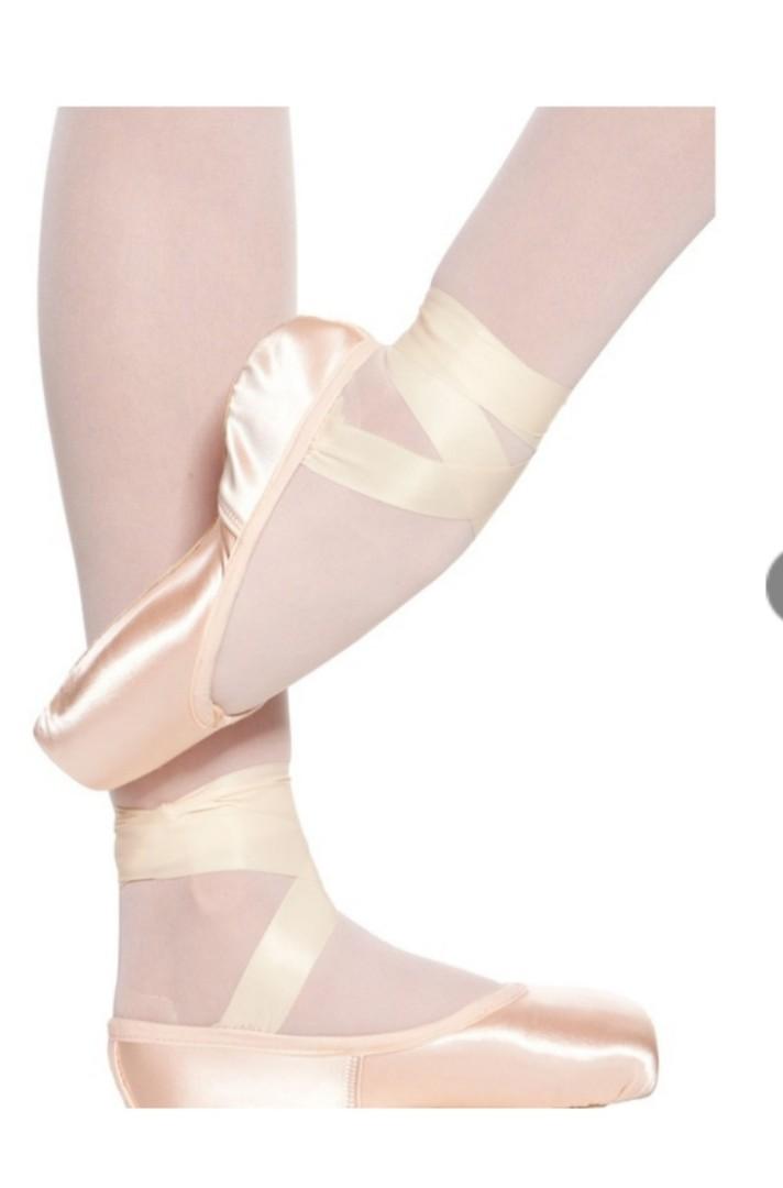 Wear moi demi pointe shoes clearance