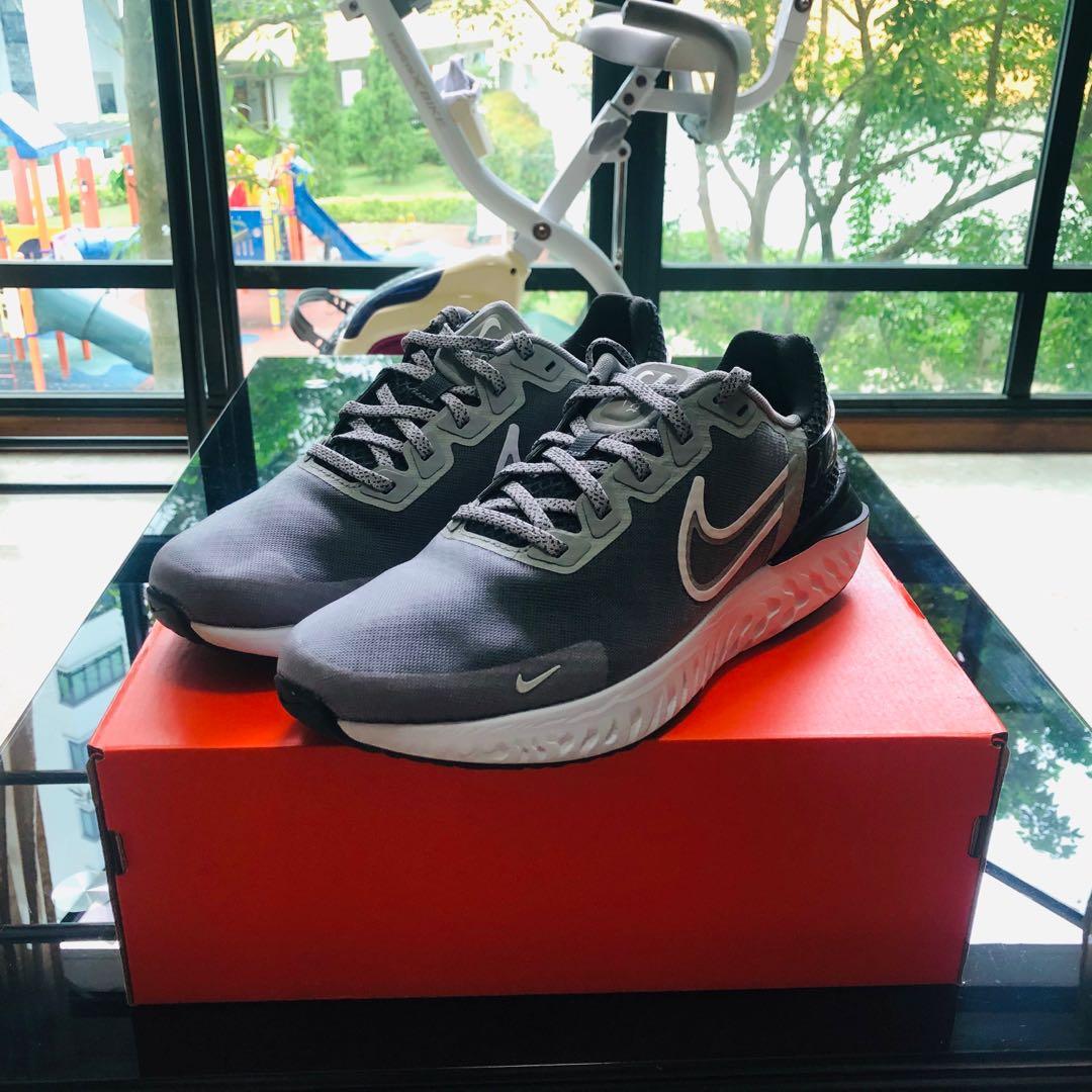 Nike Legend React 3 Wolf grey