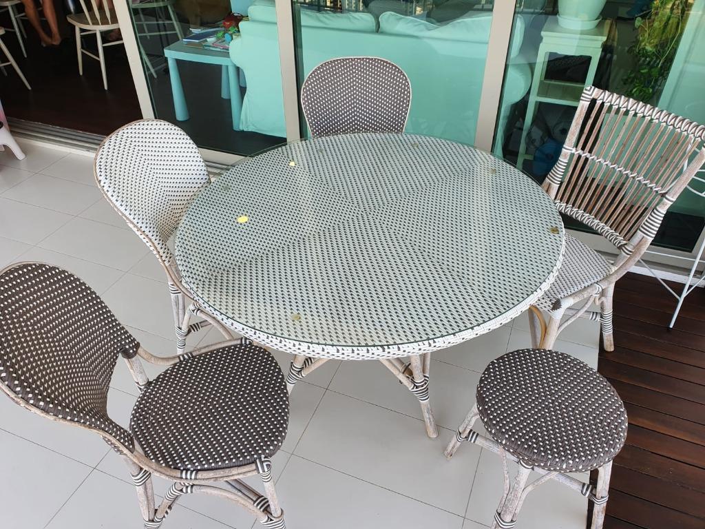 Outdoor Table N Chairs From Dreamweave For Sale Furniture Tables Chairs On Carousell