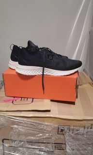 (Category: ) located in . Submitted by snkrjnk (Listing ID 1045659325, Image 1). Description: .