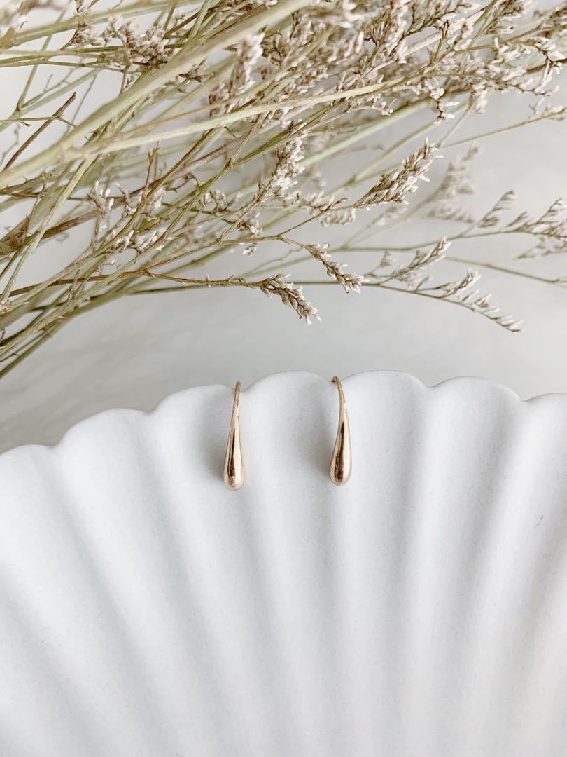 Shina, Women's Fashion, Jewelry & Organisers, Earrings on Carousell