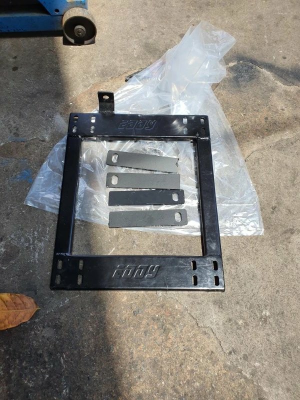 Universal car seat bracket, Car Accessories, Accessories on Carousell