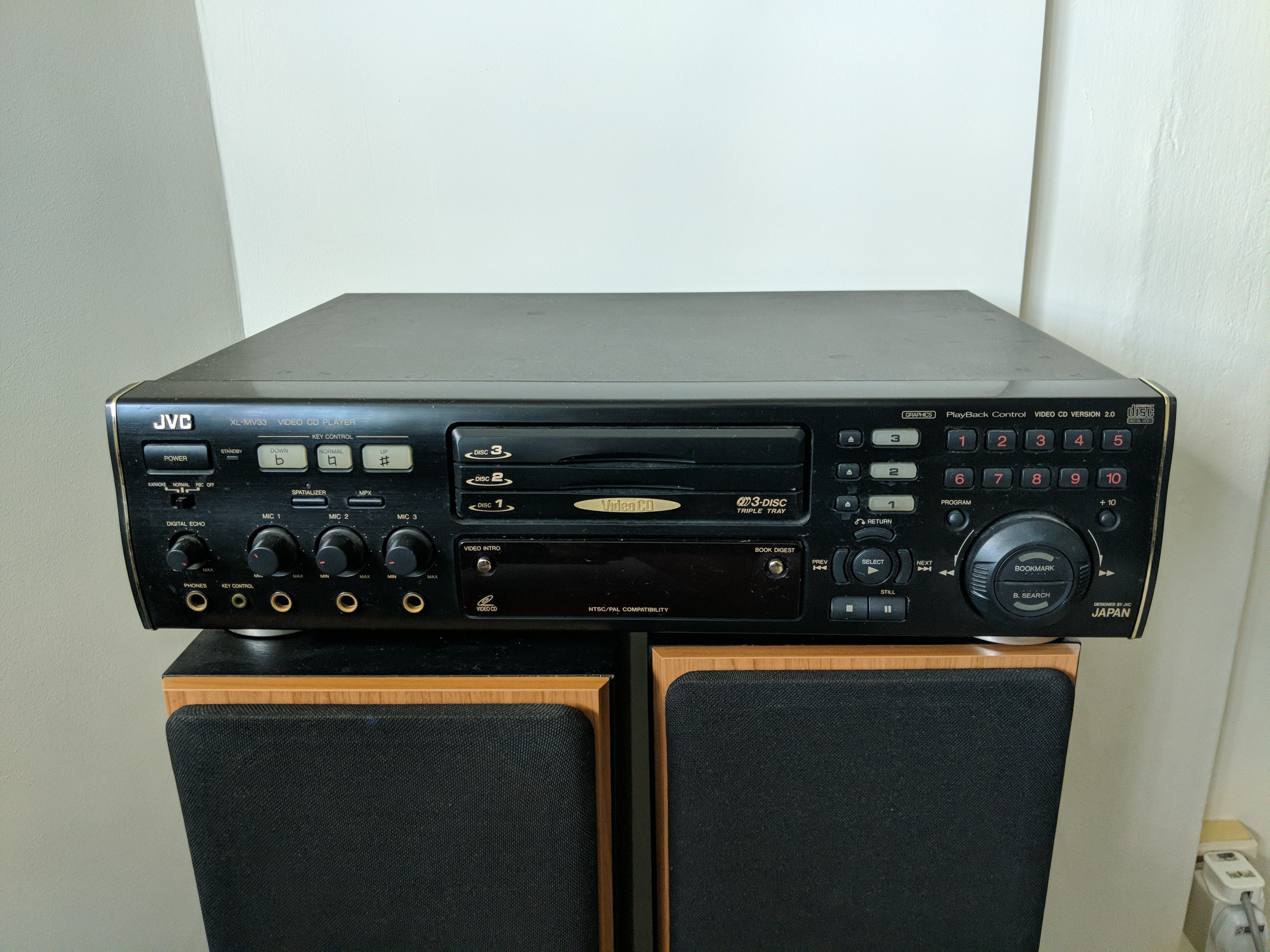 Working JVC VCD three tray player, Hobbies & Toys, Music & Media, CDs