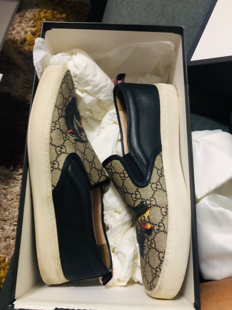 Gucci gg supreme tiger slip on 2025