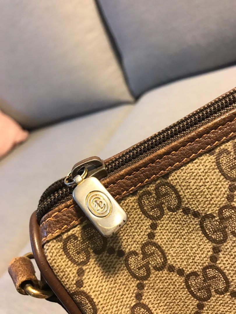 Authentic Vintage GUCCI sling bag pig skin lining Women s