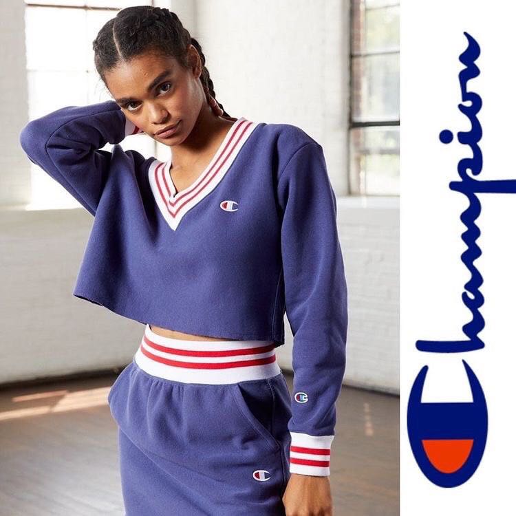 CHAMPION UO EXCLUSIVE OVERSIZED V-NECK CROPPED SWEATSHIRT - NAVY PURPLE,  Fesyen Wanita, Pakaian Wanita, Atasan di Carousell