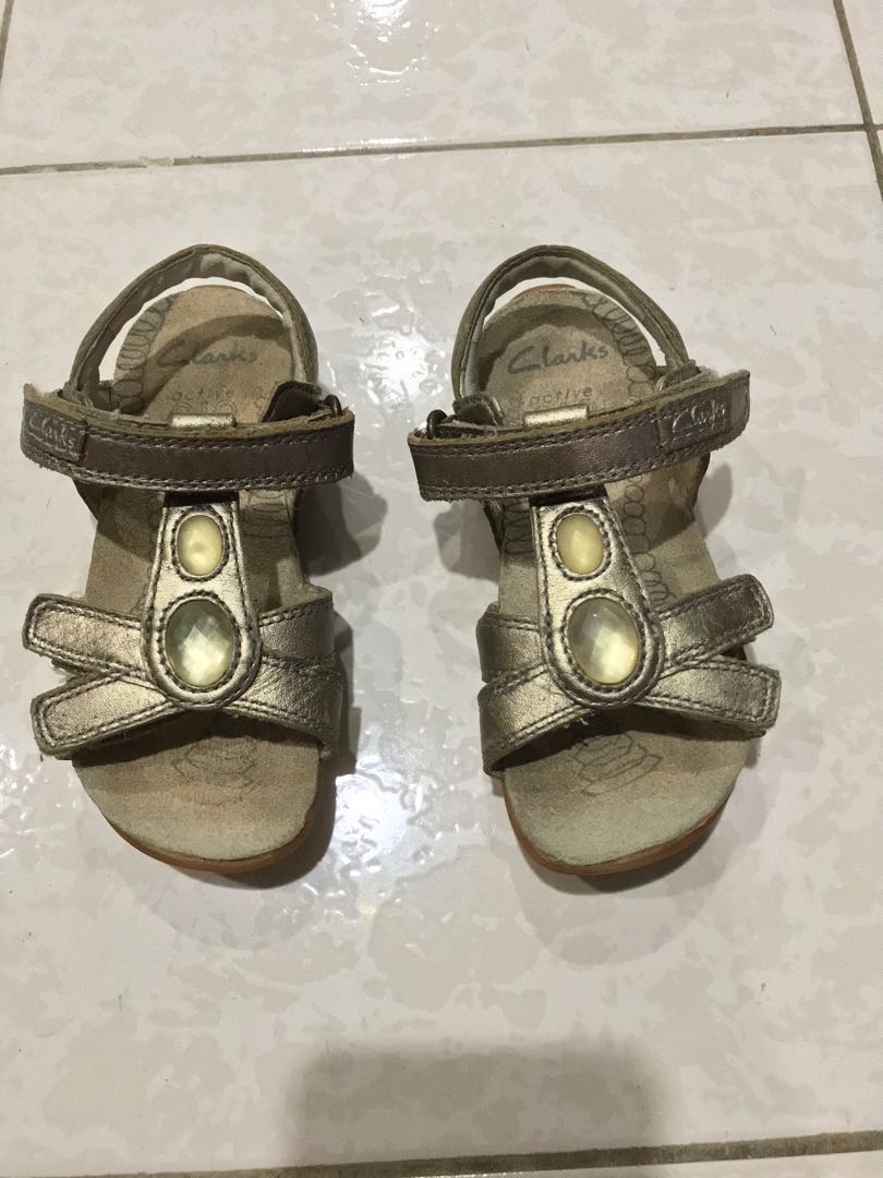clarks sandals kids silver