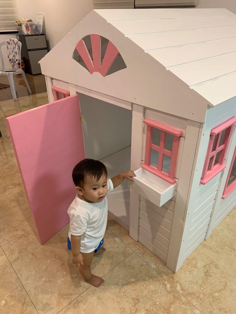 Collapsible cheap wooden playhouse