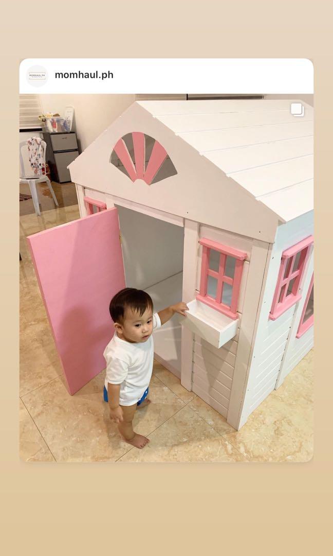 Collapsible wooden store playhouse