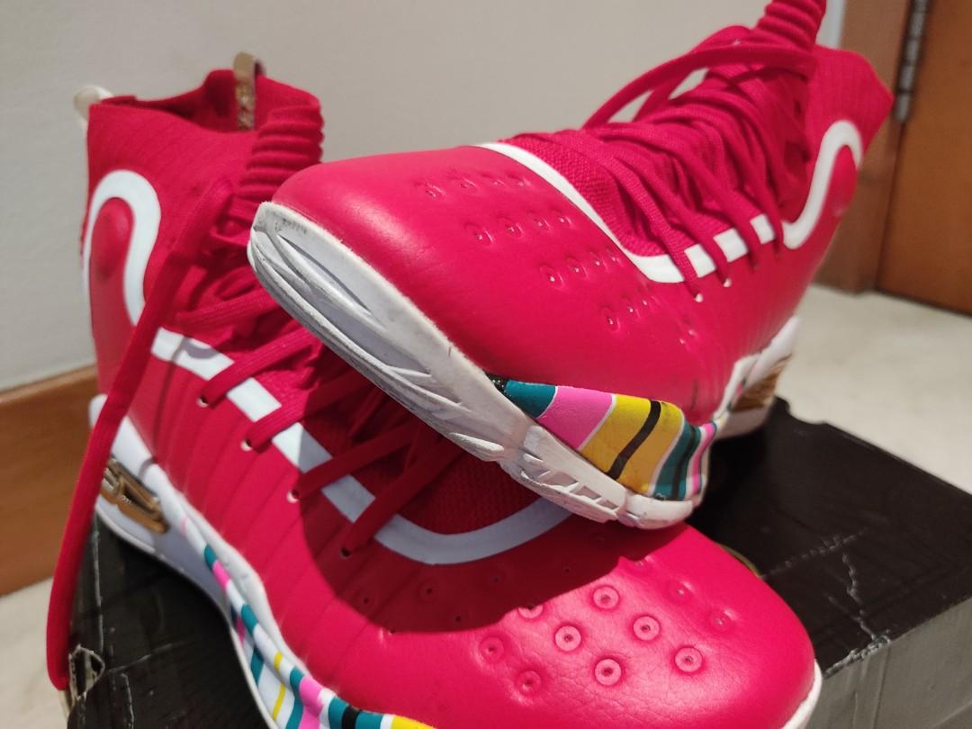 Curry 4 year top of the rooster