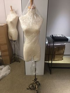 （分類：）位於 。 由 ivylam2019 提交（商品編號 1045887153，圖片 1）。簡介： 。