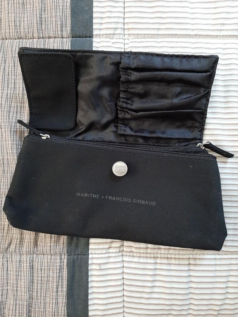 Girbaud Travel Pouch Organizer (Category: Purses & Pouches) located in Quezon City. Submitted by archer417 (Listing ID 1045759358, Image 1). Description: girbaud travel pouch organizer.