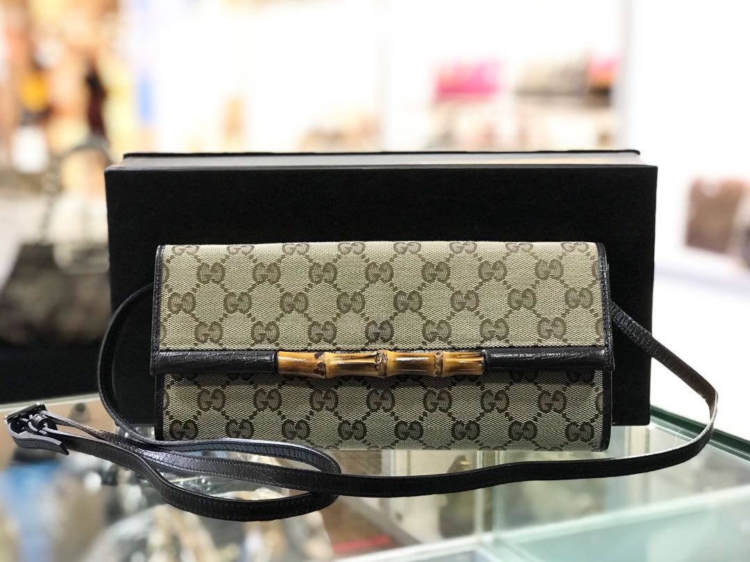Gucci sales bamboo clutch