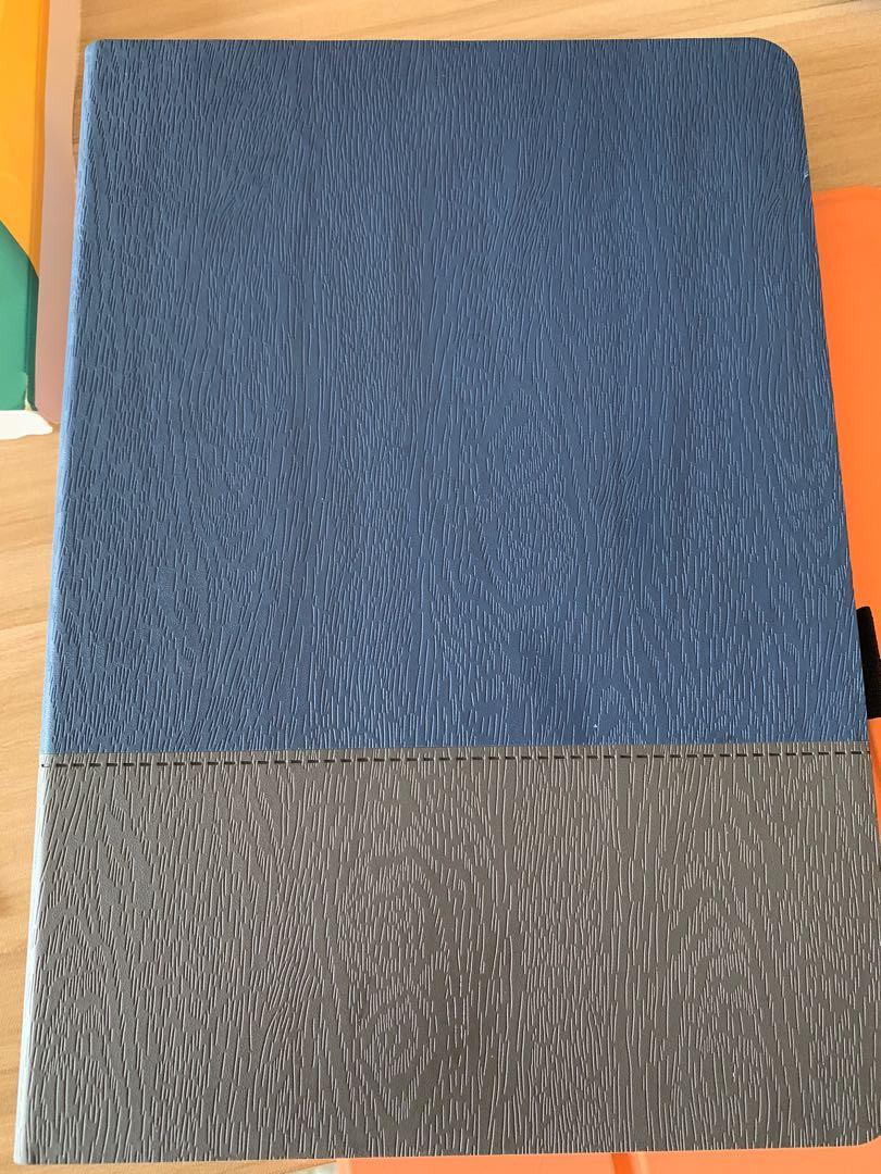 Ipad Case (Category: Cases & Sleeves) located in Pasig City. Submitted by coco_closet (Listing ID 1045829115, Image 3). Description: Brand new Ipad case for 7th Gen, size 10.2. Never been used. RFS: wrong size.
