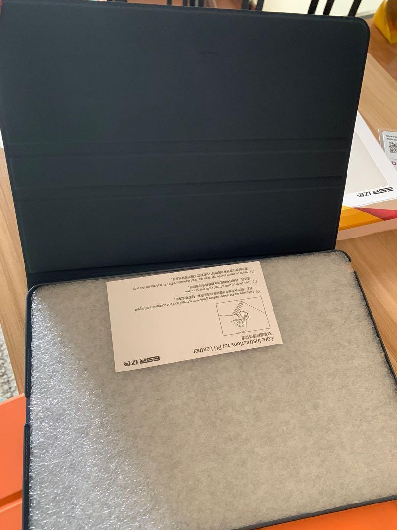 Ipad Case (Category: Cases & Sleeves) located in Pasig City. Submitted by coco_closet (Listing ID 1045829115, Image 2). Description: Brand new Ipad case for 7th Gen, size 10.2. Never been used. RFS: wrong size.