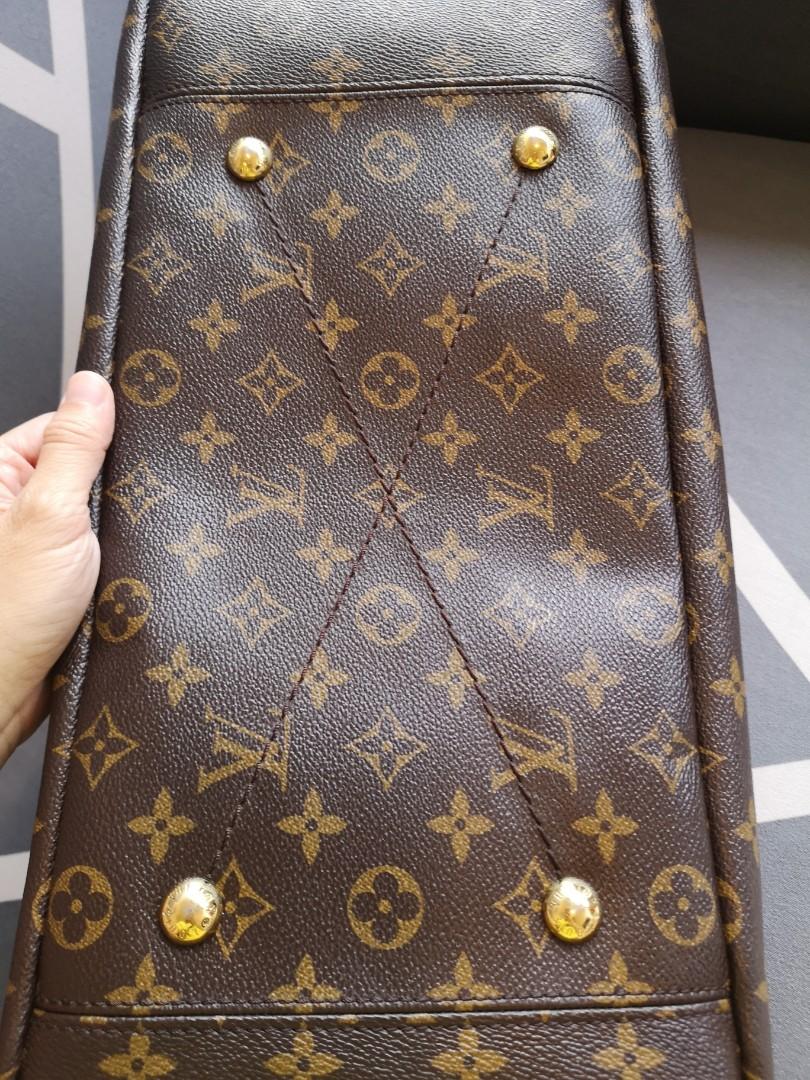 Louis Vuitton Artsy Handbag 387582