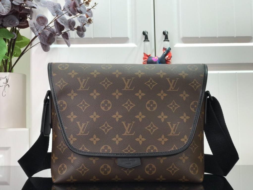 LOUIS VUITTON Magnetic Monogram Macassar Messenger Bag Brown