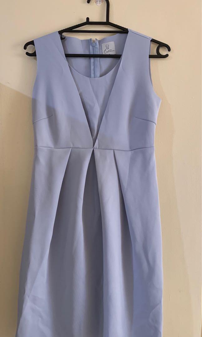 Maternity/breastfeeding dress M (Category: Breastfeeding & Bottle Feeding) located in Quezon City. Submitted by karmela.martin (Listing ID 1045805625, Image 1). Description: Medium, baby blue, with breastfeeding access Approx 75cm length.