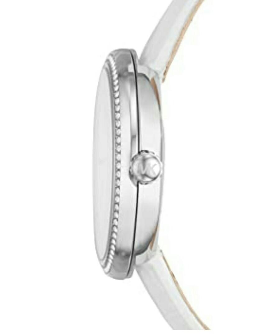Authentic Michael Kors Women s Courtney Stainless Steel Analog Quartz Watch with Leather Calfskin Strap Women s Fashion Watches Accessories Watches on Carousell