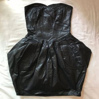 （分類：）位於 。 由 skaska 提交（商品編號 1045900177，圖片 1）。簡介： 。