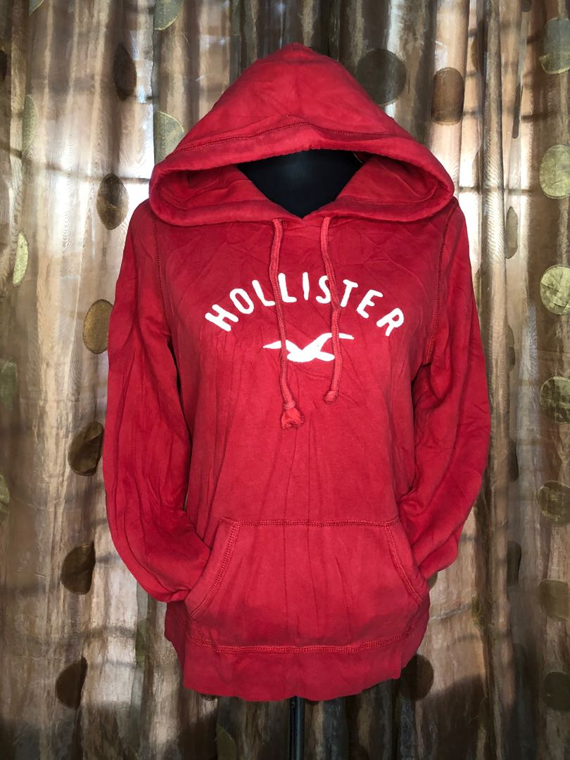 red hollister sweatshirt