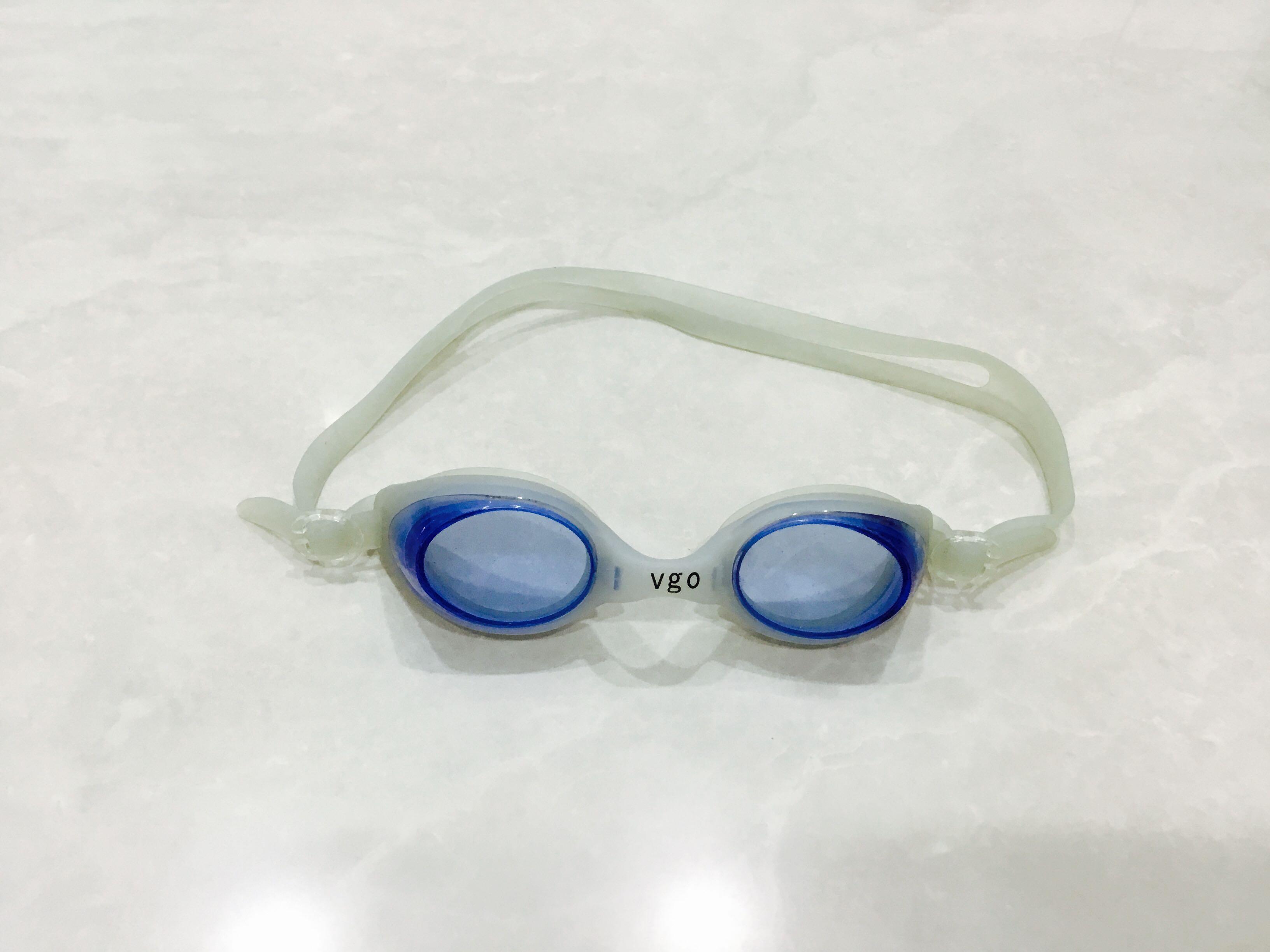 Vgo swimming goggles top