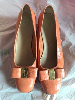 平讓 小着 正版 Salvatore Ferragamo 意大利製 Size 38.5 / US 8.5 粉免色 女裝 高踭鞋 👠64228975692802110