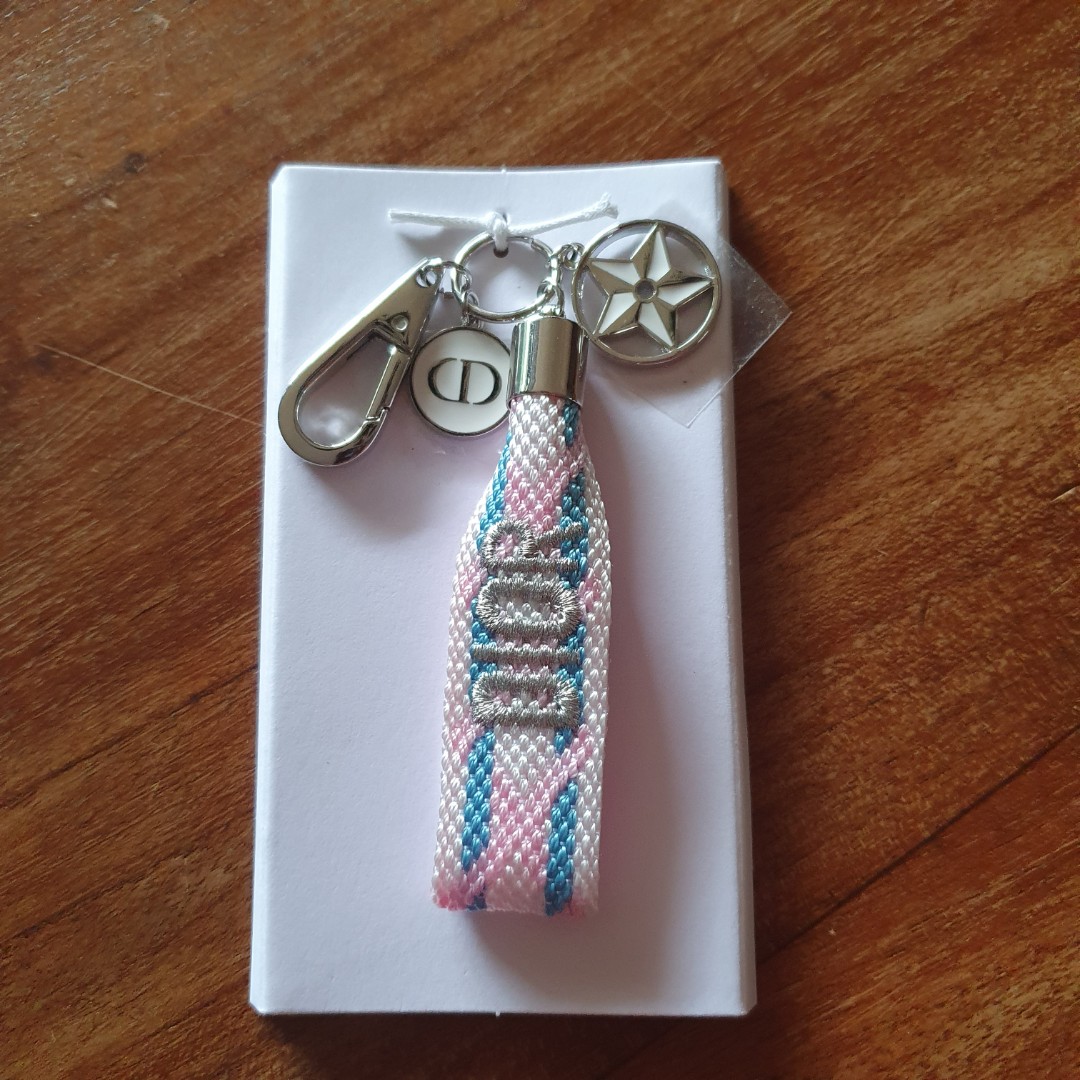 Christian online dior keychain