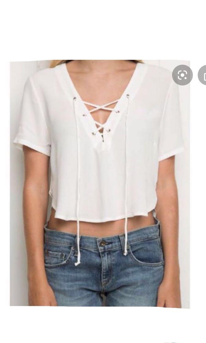 this is for sure one of my new favorite tops!! brandy melville
