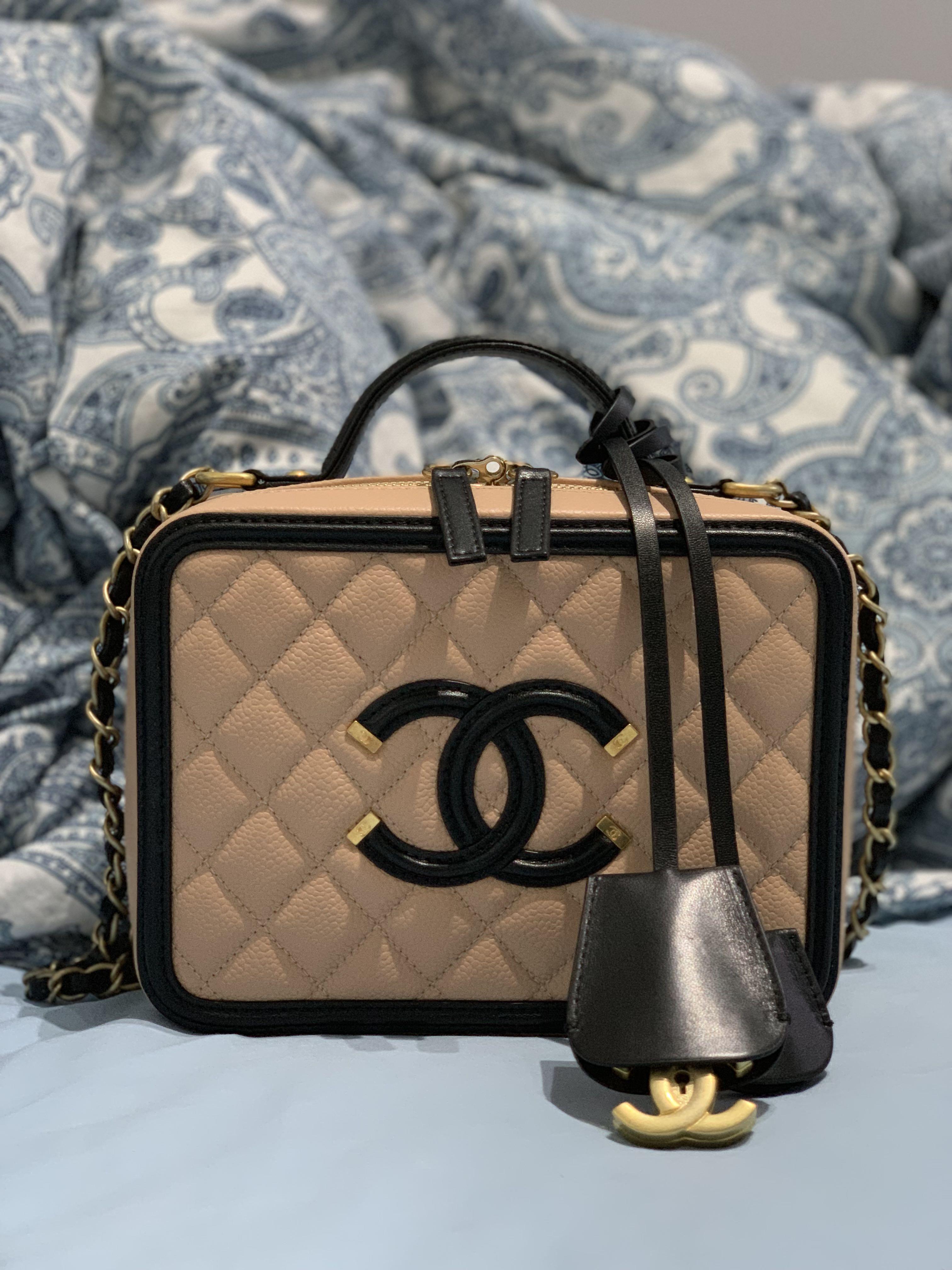 CHANEL VANITY CASE COMPARISON AND WHAT FITS  SMALL VS MEDIUM  YouTube