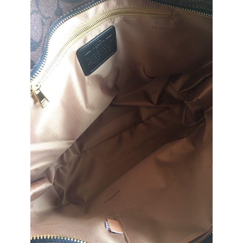 Coach tote bag brandew with Box (Category: Luxury Bags & Wallets) located in Mandaluyong City. Submitted by scarletlyn (Listing ID 1039456675, Image 2). Description: Brandnew Coach Tote Bag Hologram inside! Comes with dustbag, etiketa code, care card, receit and ofcourse box! perfect for gift!!!! 1 last stock Coffee brown color.