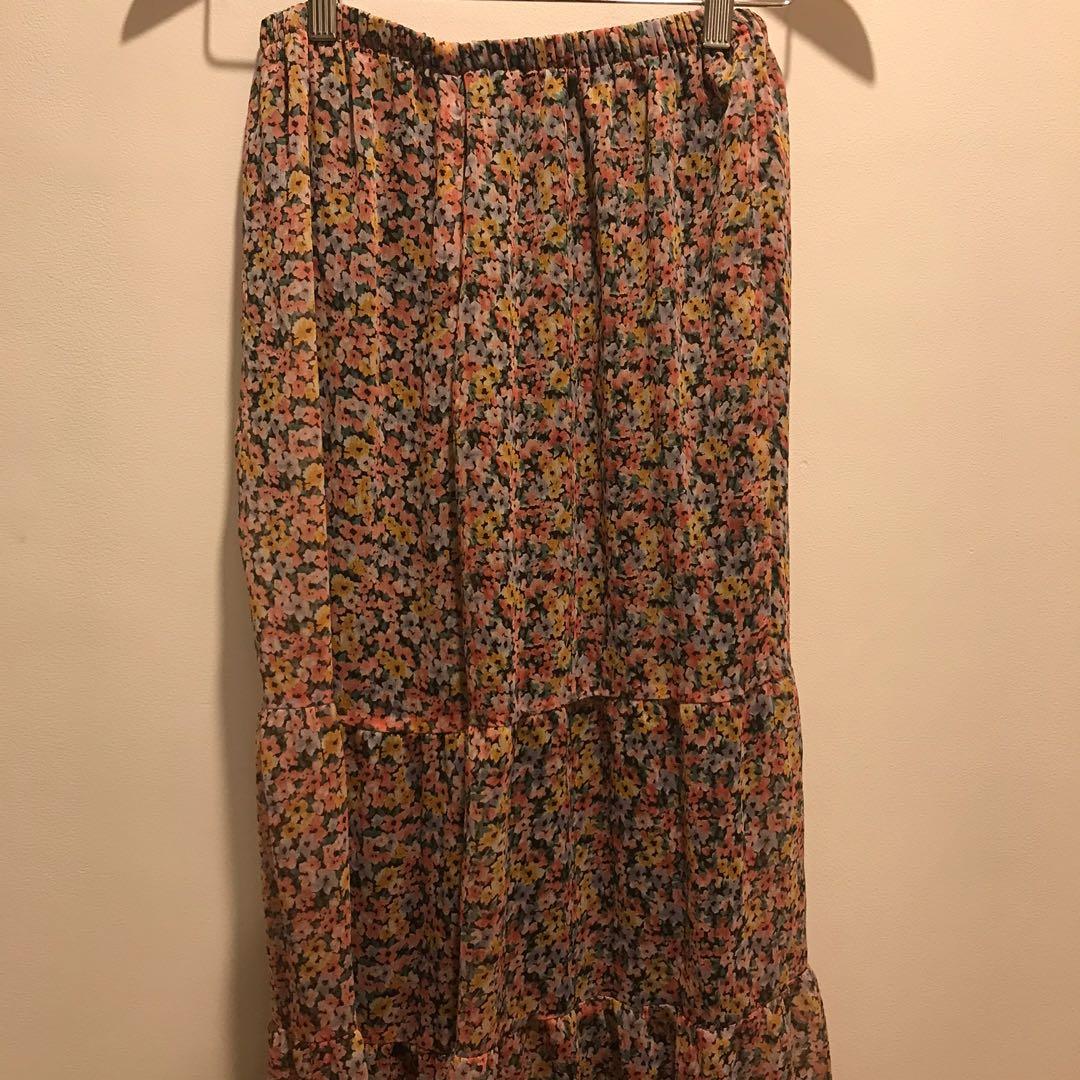 Japanese-style wide legs ☻ (Category: Traditional & Ethnic wear) located in Las Pinas. Submitted by bbgilly (Listing ID 1039314922, Image 1). Description: ☆ Looks like a maxi skirt when worn but are actually pants! ☆ Very soft layered sheer ☆ Floral print in spring colors ☆ Freesize: garterized waist! ☆ Length: 35 in ☆ Payments via GCash or BPI Deposit.
