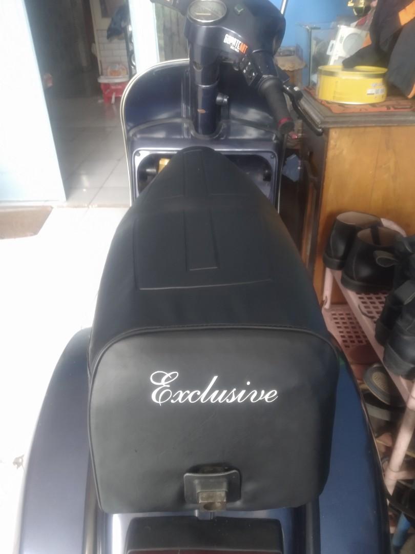 jok vespa exclusive original, Aksesoris Mobil di Carousell