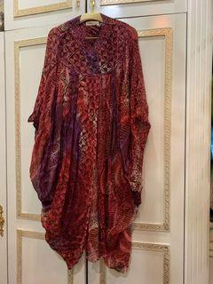Kaftan pink ungu