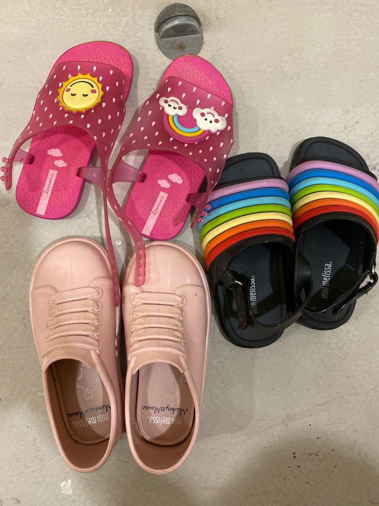 baby rainbow flip flops