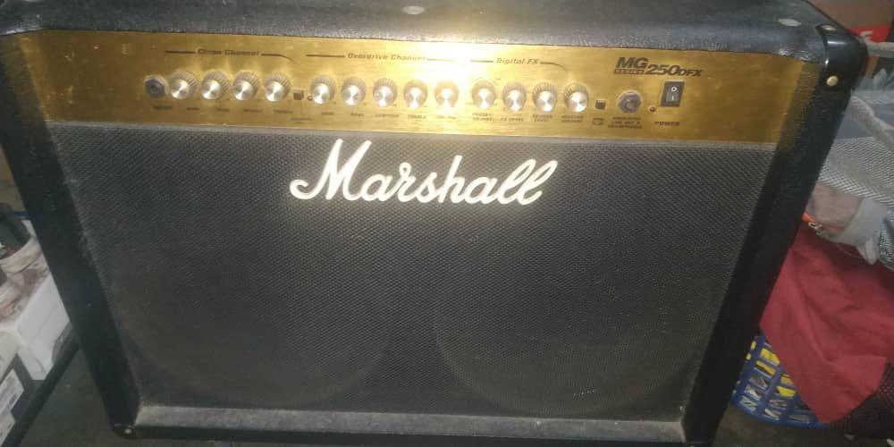 Marshall mg250dfx stereo combo amp top