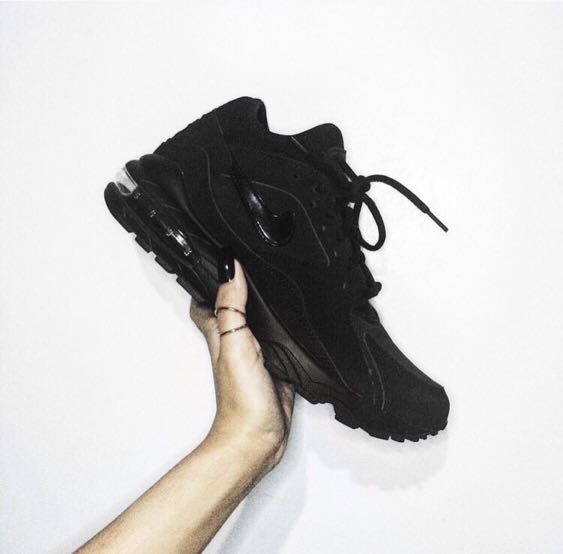 nike air max 93 triple black