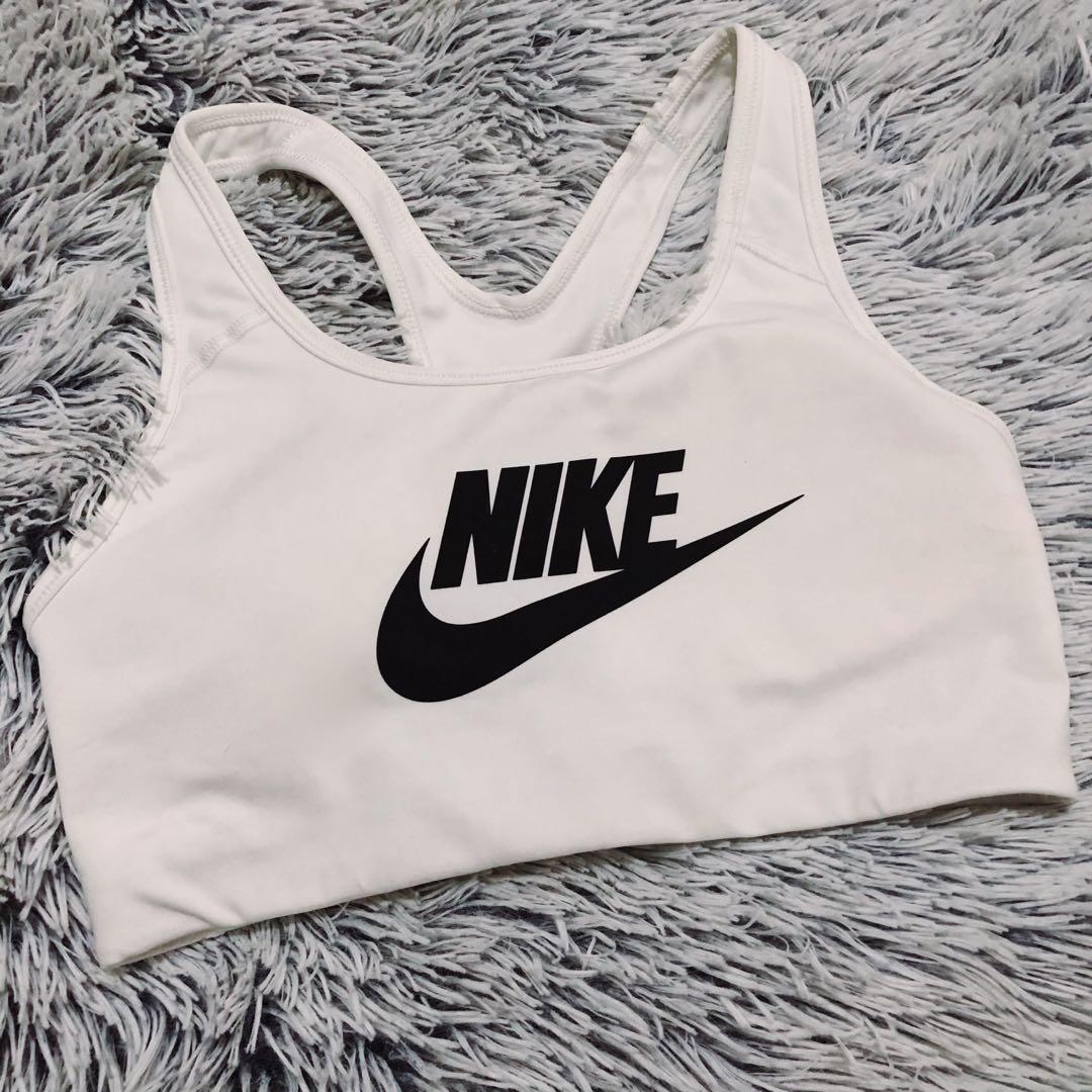 nike classic swoosh futura