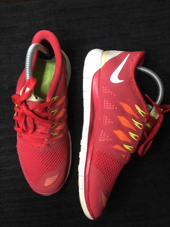 Nike Free 5.0 (Category: Sneakers) located in La Trinidad. Submitted by graytell (Listing ID 1039360548, Image 2). Description: US 8 25cm .