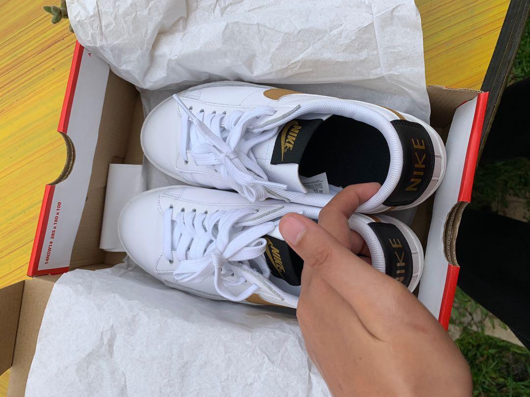 Nike Shows Women Women s Fashion Footwear Sneakers on Carousell