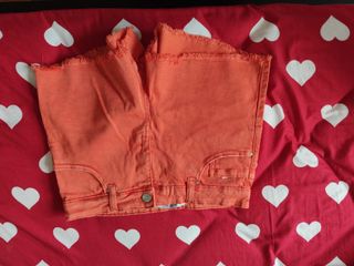 (Category: ) located in . Submitted by clearingwardrobesg (Listing ID 1039302274, Image 1). Description: .