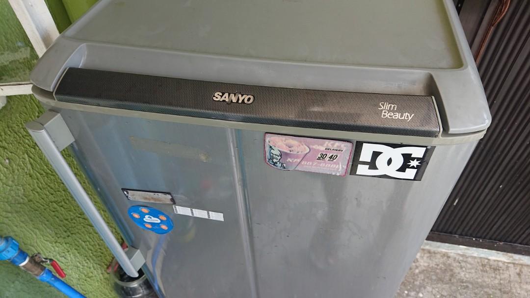 Sanyo Slim Beauty Refrigerator Tv Home Appliances Kitchen Appliances Refrigerators And Freezers On Carousell