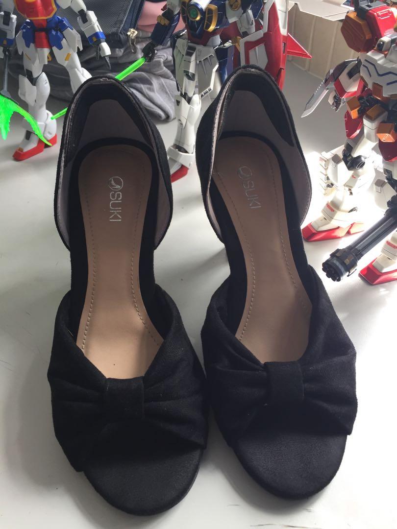 size 5 closed toe heels