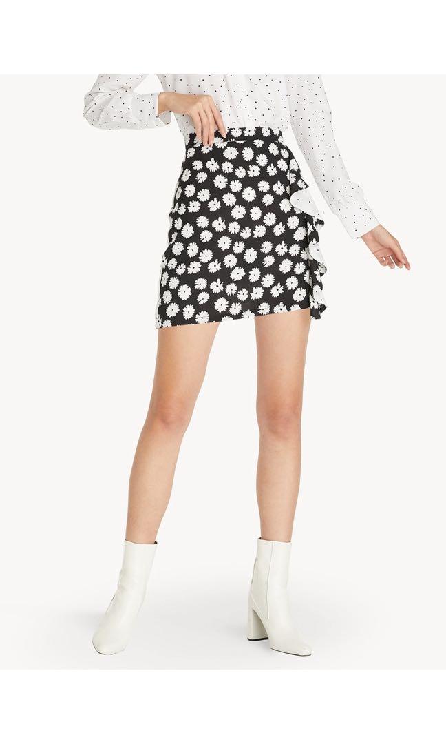 side ruffle skirt