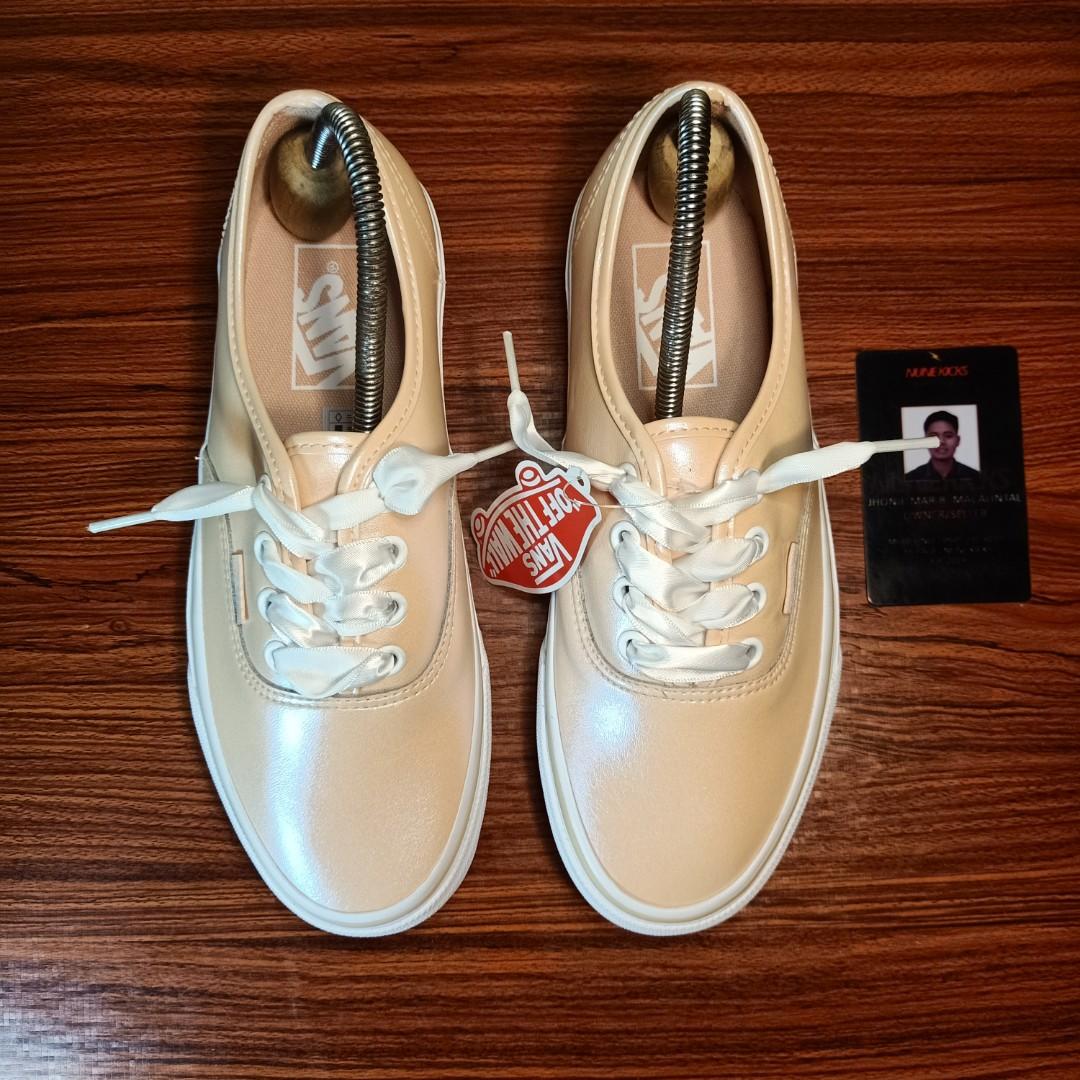 Vans authentic sale pearl suede