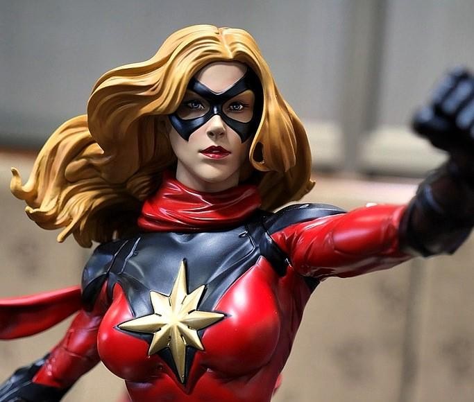 Xm studios Ms Marvel 1/4 sideshow premium format statue, 興趣及遊戲, 玩具 & 遊戲