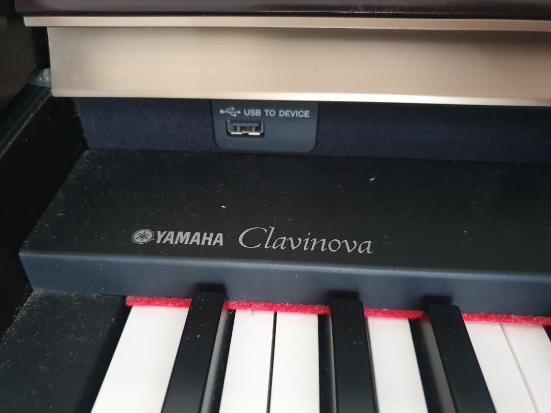 Yamaha Clavinova CLP-330, Hobbies & Toys, Music & Media, Musical