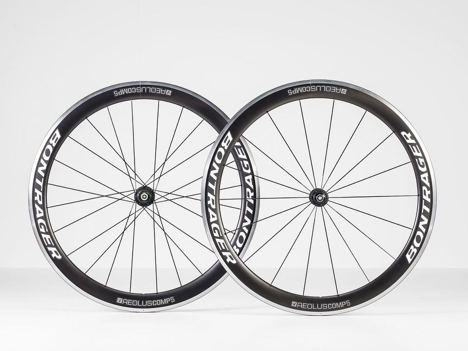 Bontrager Aeolus Comp 5 TLR Carbon Alu 50mm Road Wheels with tyres
