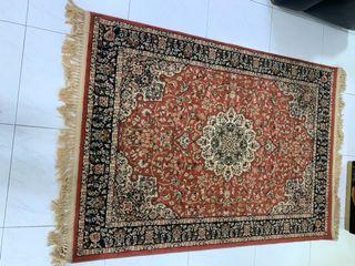 Expat Sale: Very nice rug carpet