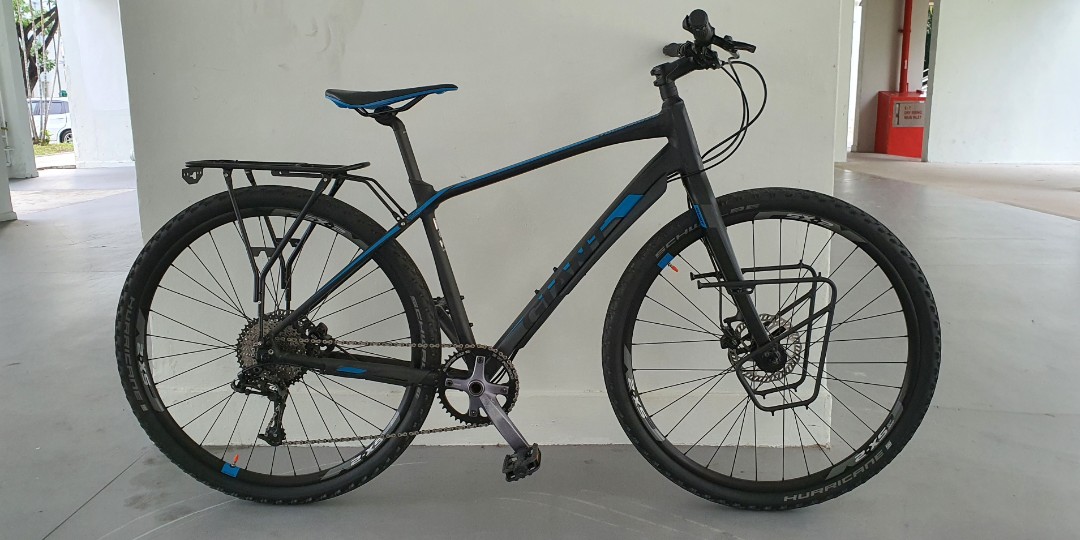 Giant touring best sale bike